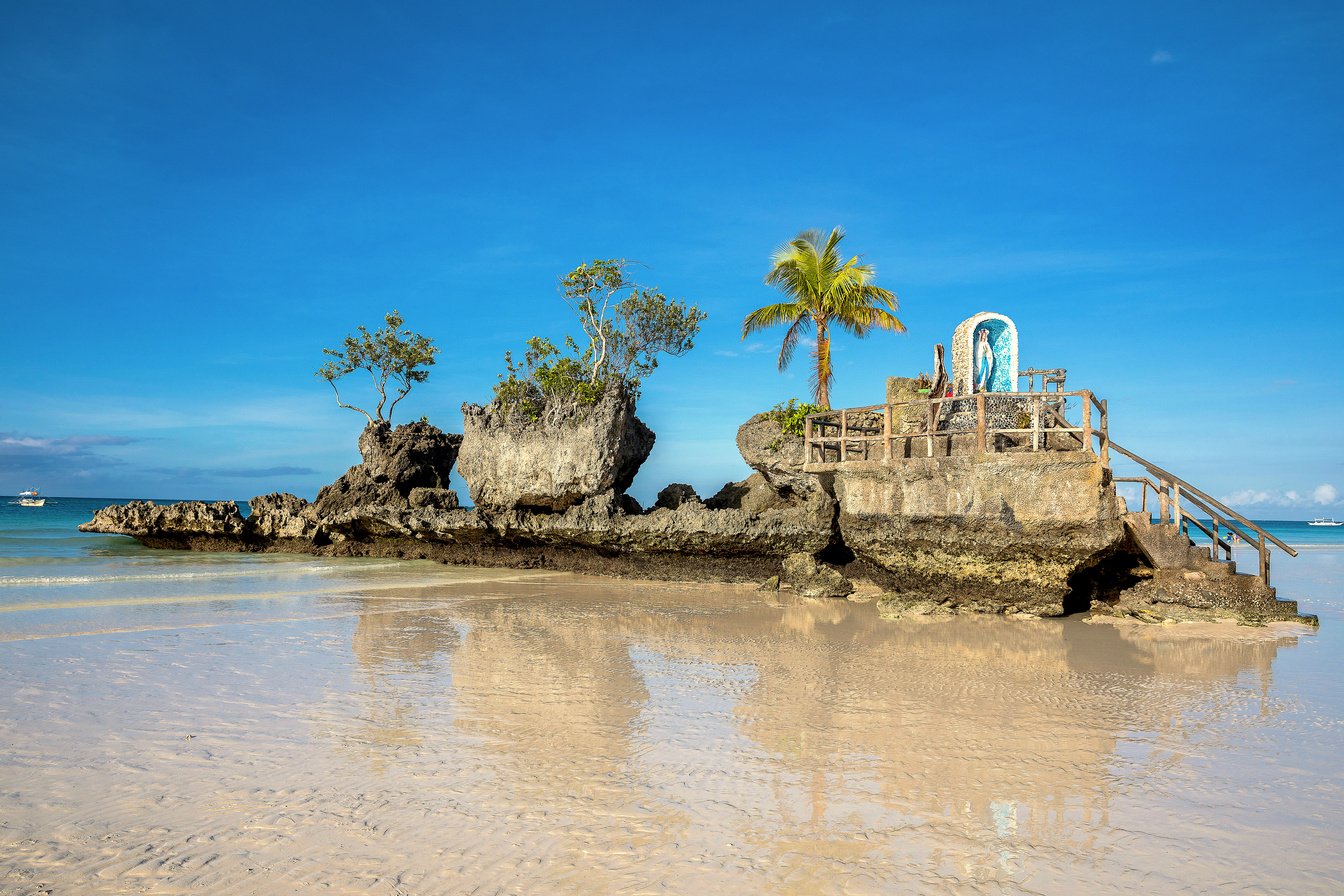 white beach Boracay